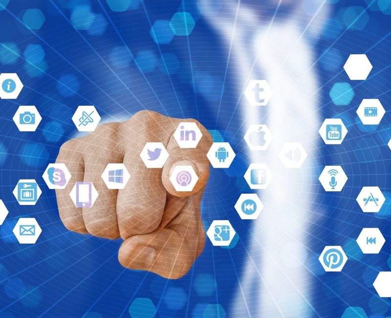 businessman-3075828_1920